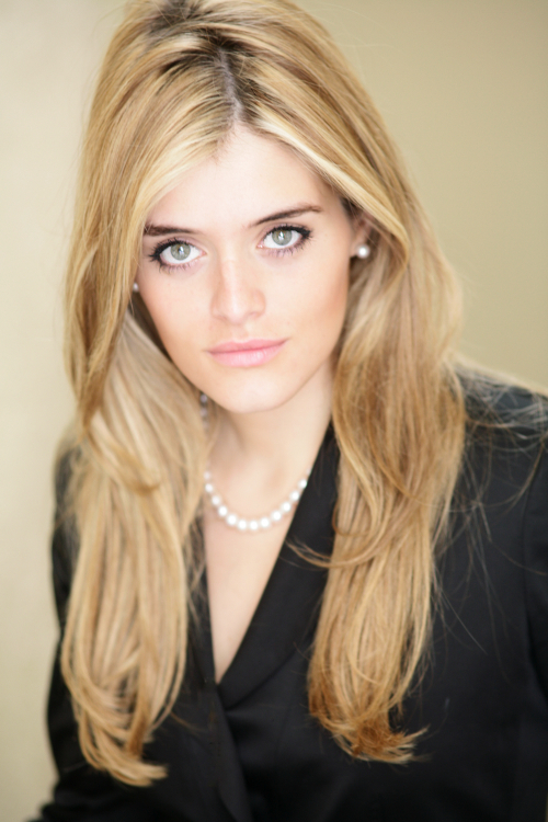 daphne oz hair style